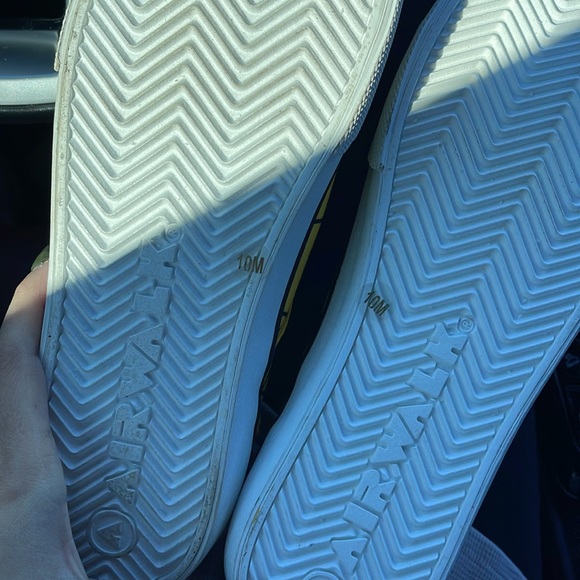 Airwalk Smiley Face Waride Yellow Black Slip-on Sneakers - Picture 5 of 6